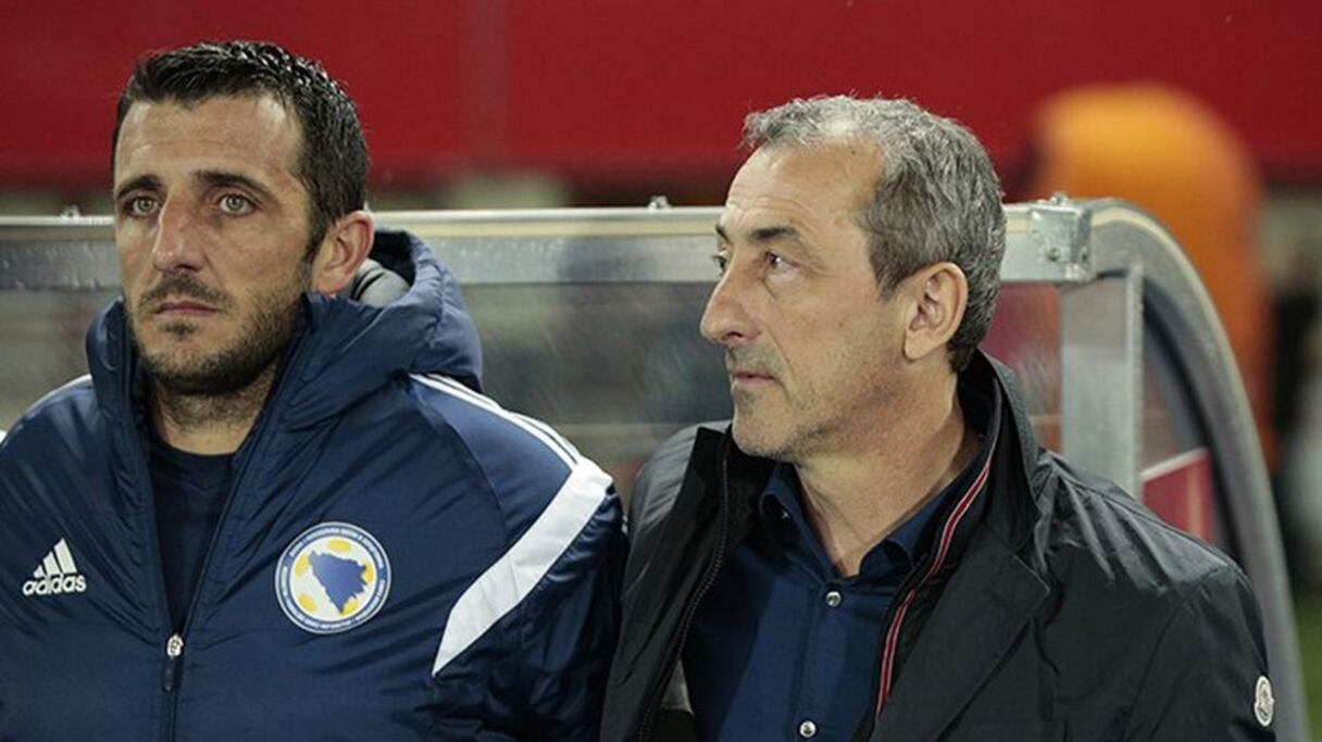 Stéphane Gilli (à gauche) avec l’entraîneur bosniaque Mehmed Bazdarevic.
