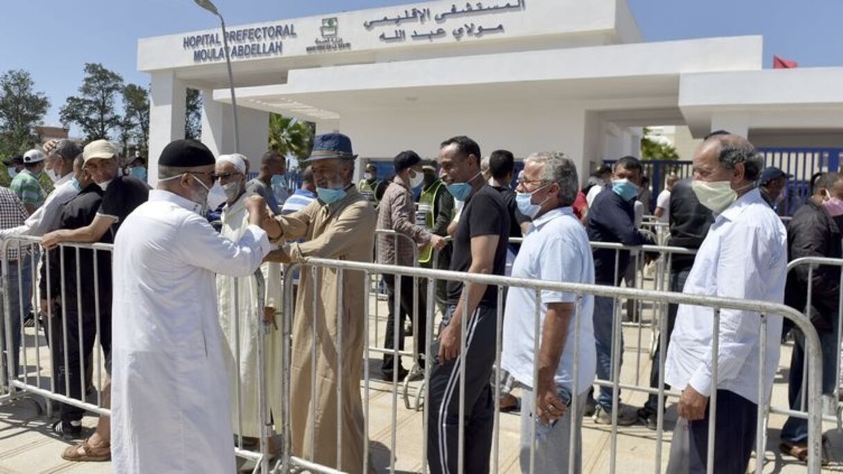 Plusieurs centres de vaccination sont mis en place dans tout le Maroc pour accélérer la cadence de cette opération nationale.
