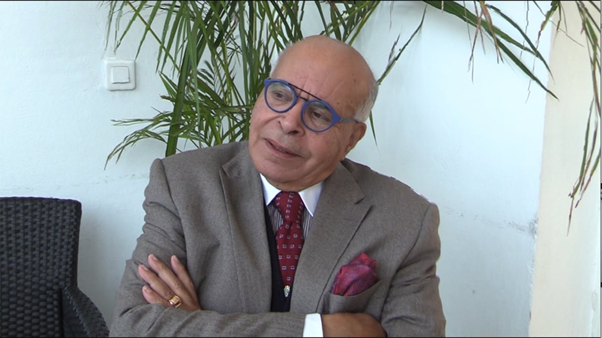 Miloud Loukili est Professeur de droit de la mer à l'Université Mohammed V de Rabat.
