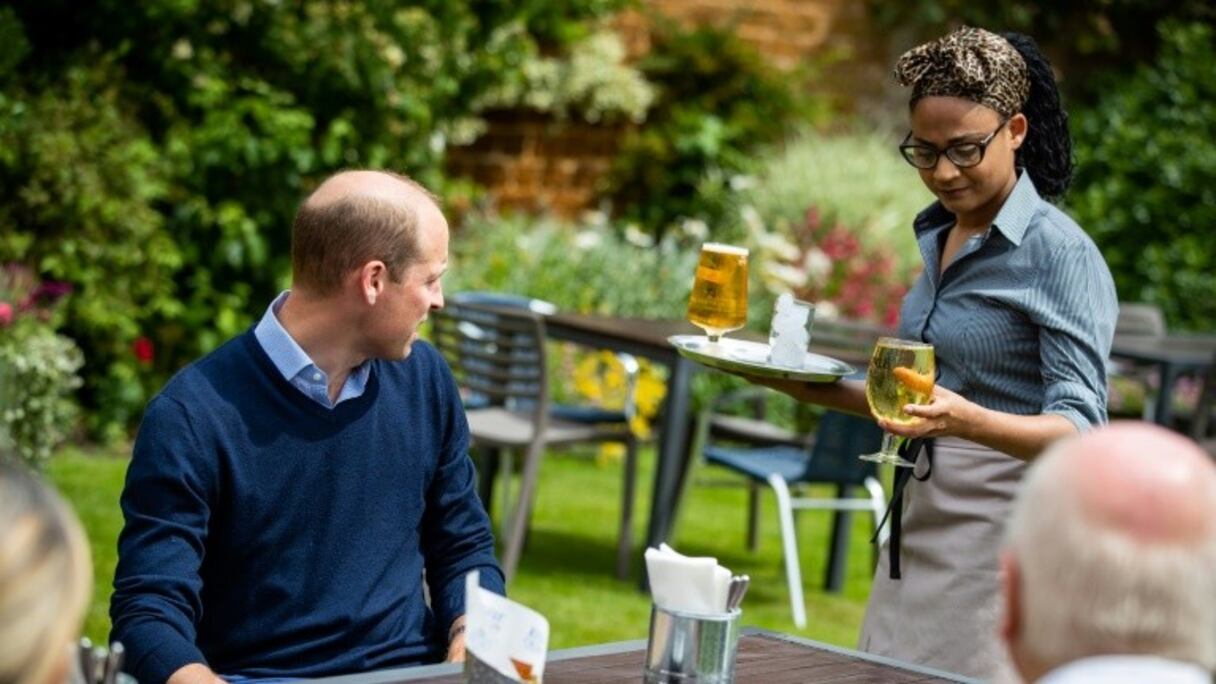 Les Anglais retrouvent les plaisirs de la vie normale.
