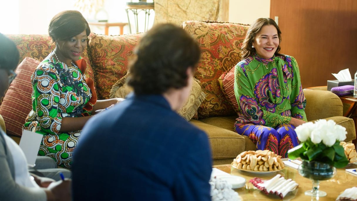 Lalla Hasnaa, Ambassadeur de bonne volonté de la Commission Climat du Bassin du Congo et du Fonds Bleu pour le Bassin du Congo, avec la ministre congolaise de l'Environnement et du Développement durable, coordinatrice technique de la Commission climat du bassin du Congo, Mme Arlette Soudan-Nonault, le 8 novembre 2022.
