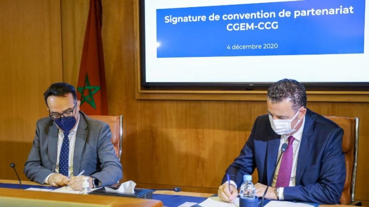 Hicham Zanati Serghini (à gauche) DG de la CCG, et Chakib Alj, président de la CGEM.
