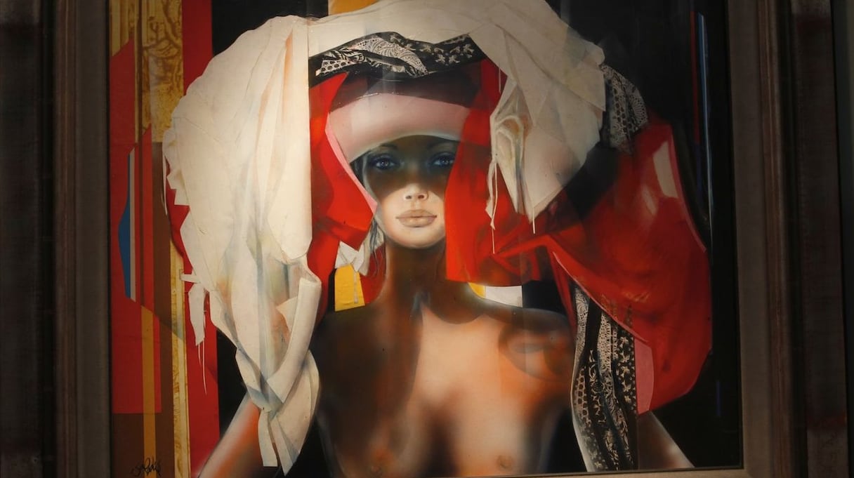 Altière, mystérieuse, il se dégage d'elle à la fois délicatesse et prégnante puissance.