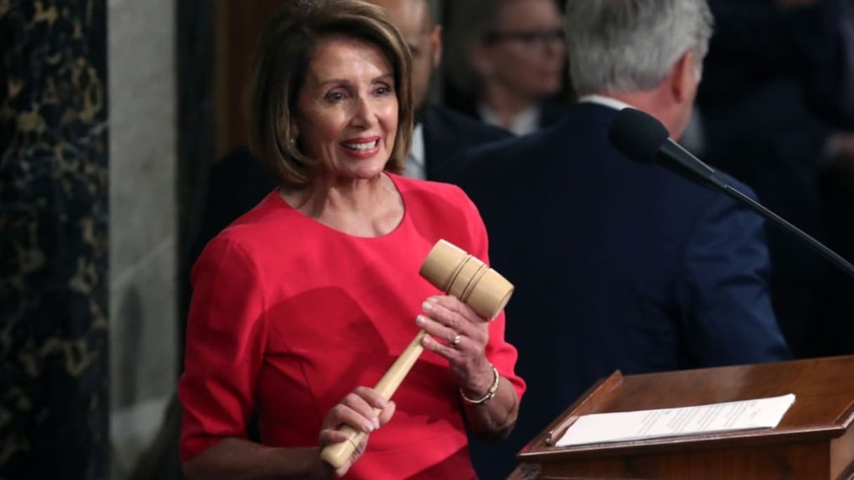 La démocrate Nancy Pelosi retrouve la présidence de la Chambre des représentants.
