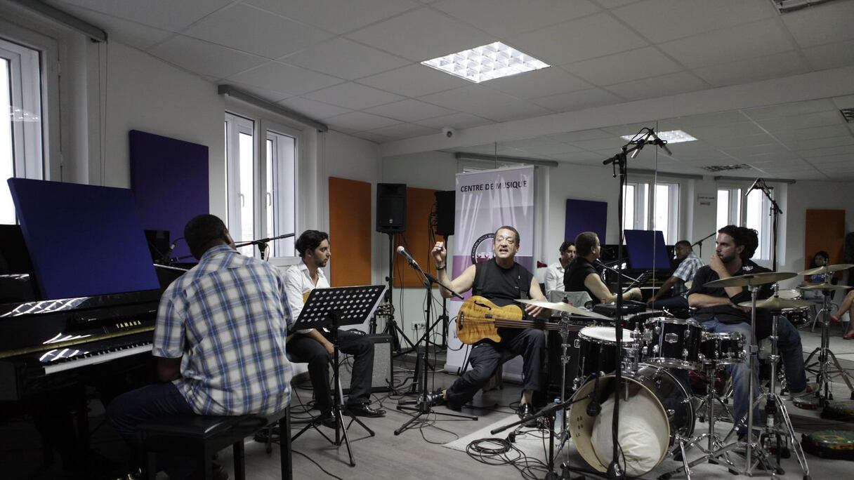 "Chacun a son rôle dans la section rythmique. Il faut qu’il y ait une symbiose.
	Les musiciens improvisent, dans une liberté totale, en partant d’une structure à respecter", dira à ce propos le jazzman.
