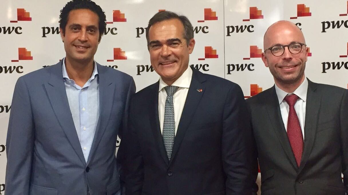 Réda Loumany, Associé PwCAdvisory, Noël Albertus, Directeur Général de PwCAdvisory Maghreb et Afrique francophone, et Tom Cools, Directeur à PwCAdvisory.
