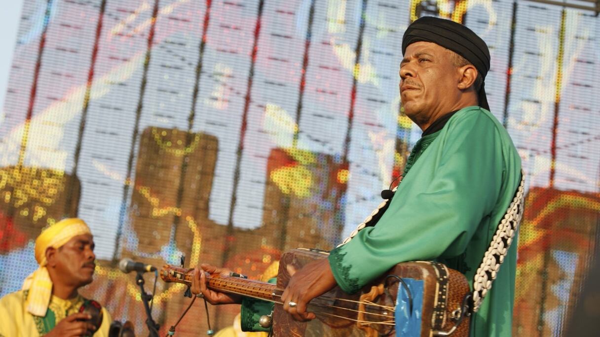 La 16ème édition du festival Gnaoua s'est achevée sur les sonorités du guembri du maâlem Baqbou

