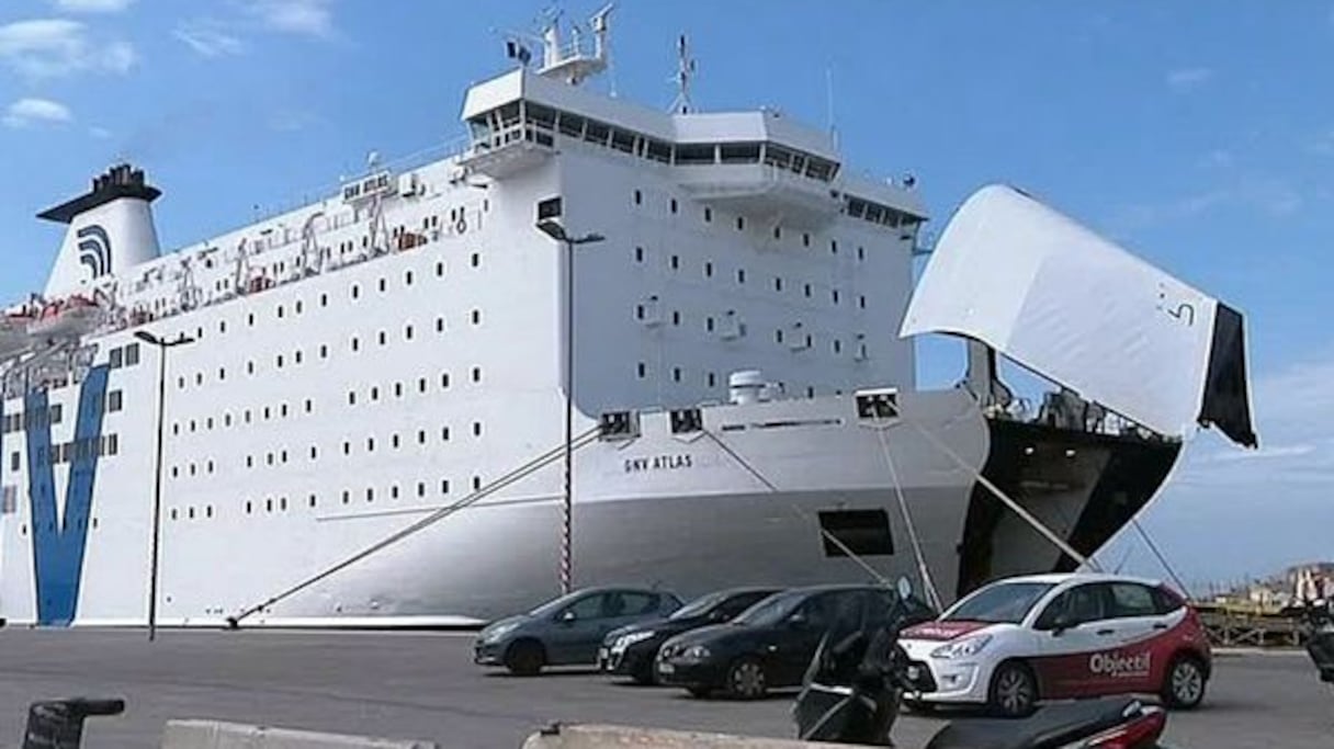 Bateau de la liaison Sète-Nador.
