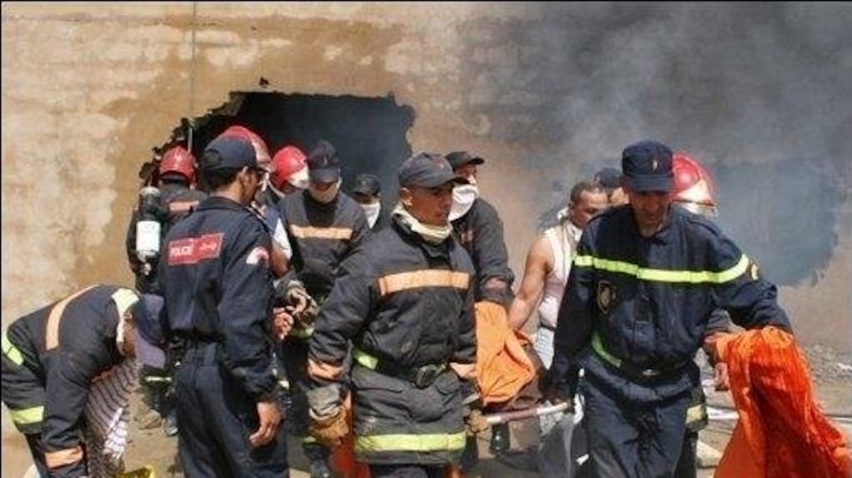 L'incendie survenu, le 26 avril 2008, dans l'unité Rosamor à Casablanca, a fait une cinquentaine de morts.
