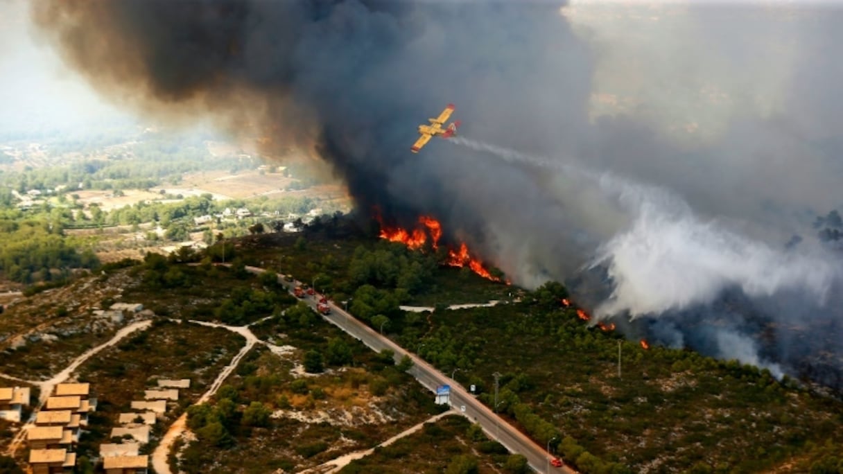 La résidentielle proche de Javea dans la région de Valence en Espagne encerclée par le feu, le 5 septembre 2016.
