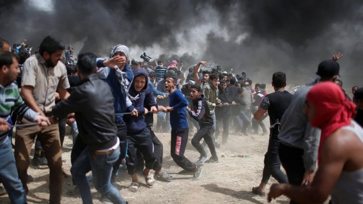 Des manifestants palestiniens à Gaza, vendredi 27 avril 2018.
