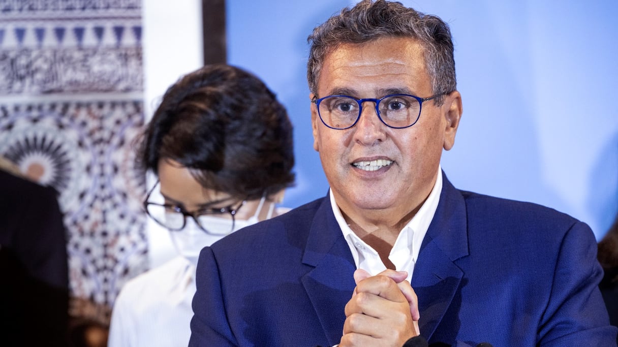 Aziz Akhannouch, président du Rassemblement national des indépendants (RNI), lors d'une conférence de presse à Rabat, le 9 septembre 2021, après que son parti est arrivé premier au Parlement et aux élections locales.
