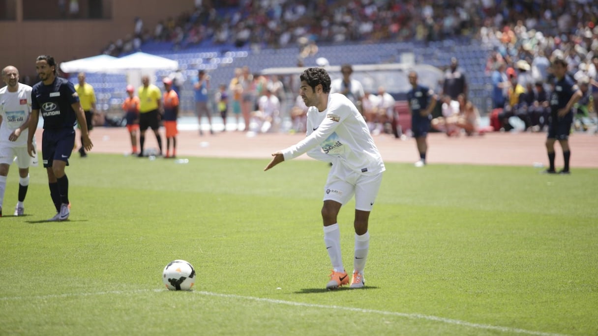 Place au Match. Jamel Debbouze invite ses complices à lancer le jeu. 
