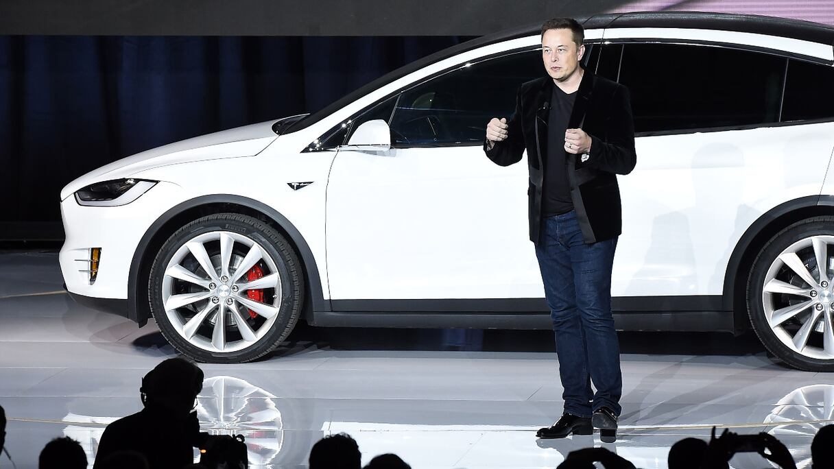  Elon Musk, PDG de Tesla Motors, lors du lancement du modèle X à Fremont, en Californie. Photo d'archive prise le 29 septembre 2015.
