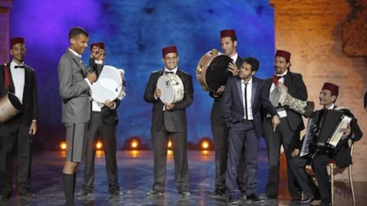 A son entrée sur scène, le non moins malicieux Stromae avait fait mine d'être surpris de ne voir ni synthé, ni batterie...
