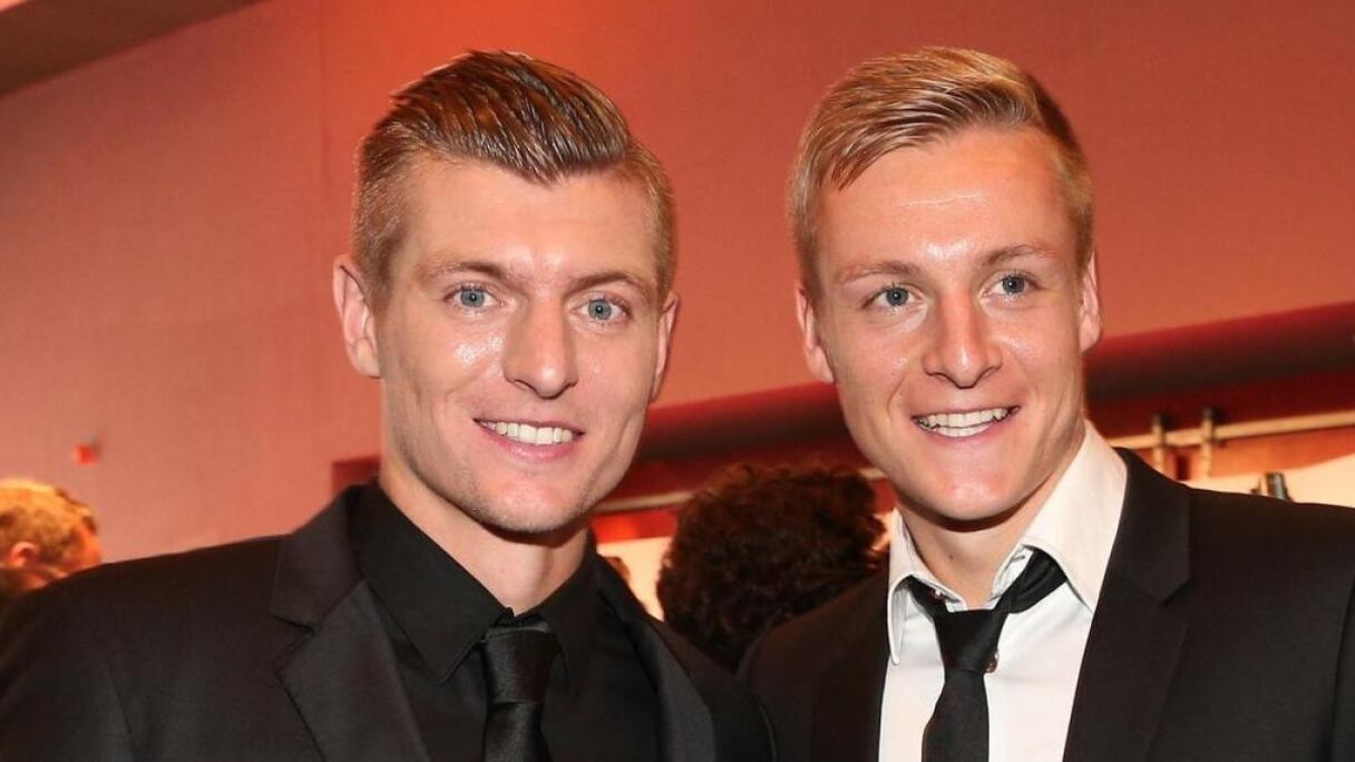 Toni Kroos (Real Madrid) et son frère Felix (Union Berlin).
