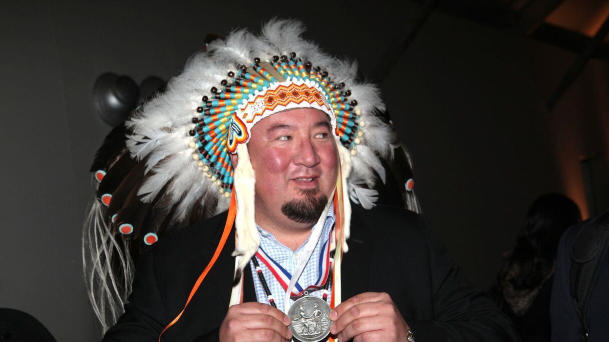 Derek Nepimak, chef suprême de l'assemblé Manitoba vient du Canada.
