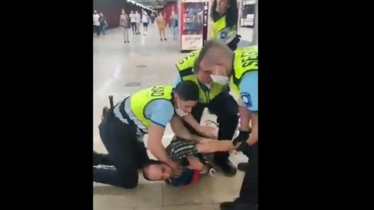 Un MRE violemment pris à partie par des policiers espagnols, à Madrid. 
