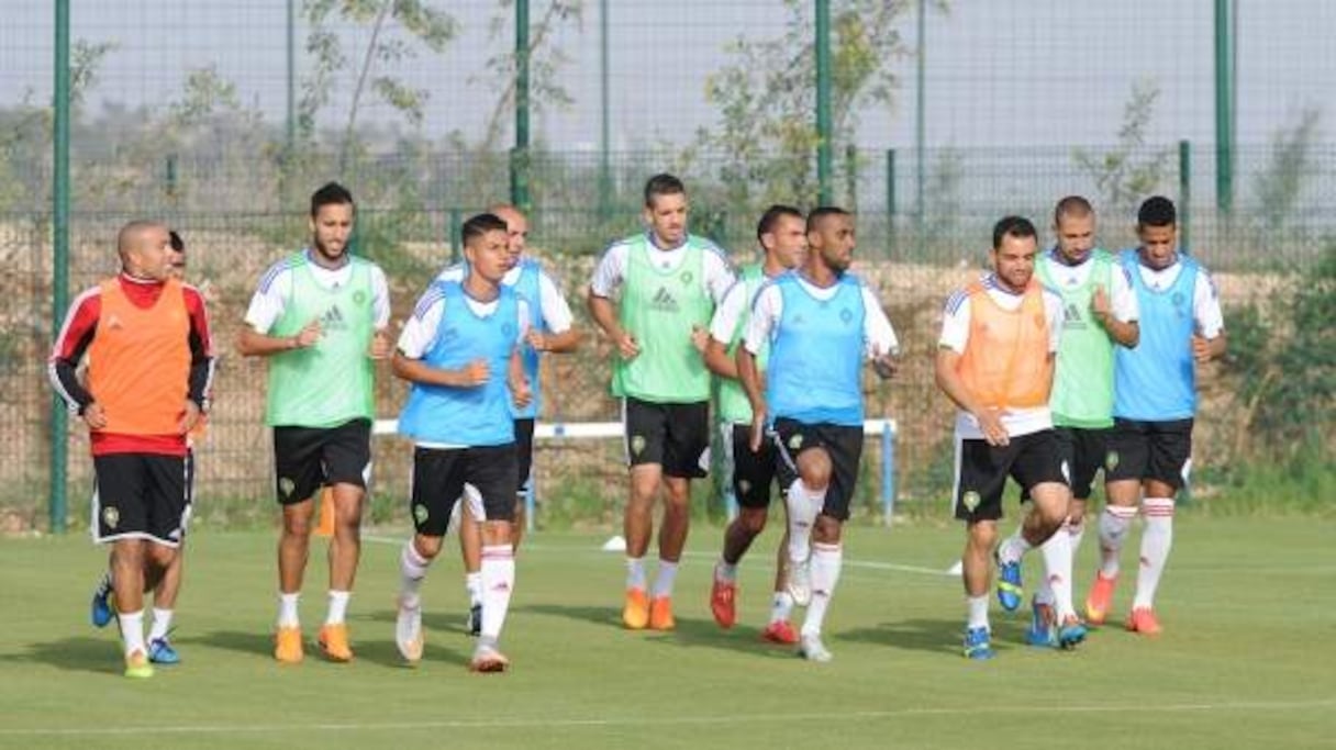 Les joueurs de l'équipe nationale à l'entraînement. 
