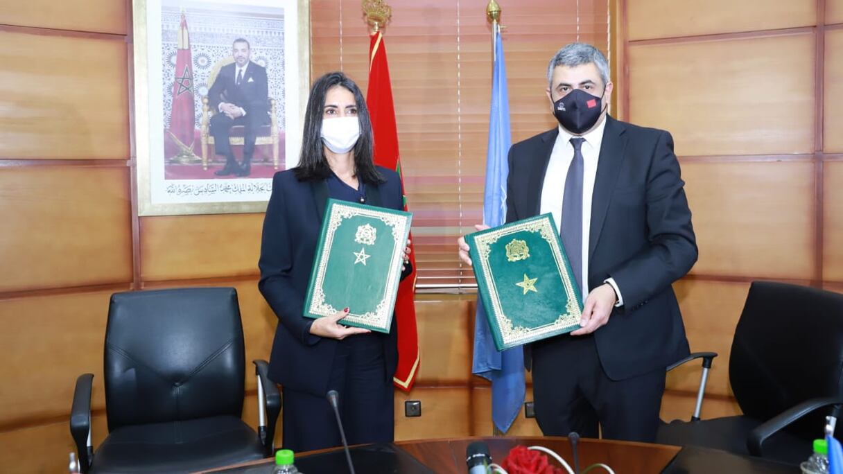 Nadia Fettah Alaoui et le secrétaire général de l'OMT, Zurab Poloikashvili, lors d'une séance de travail à Rabat, le 3 février 2021. 
