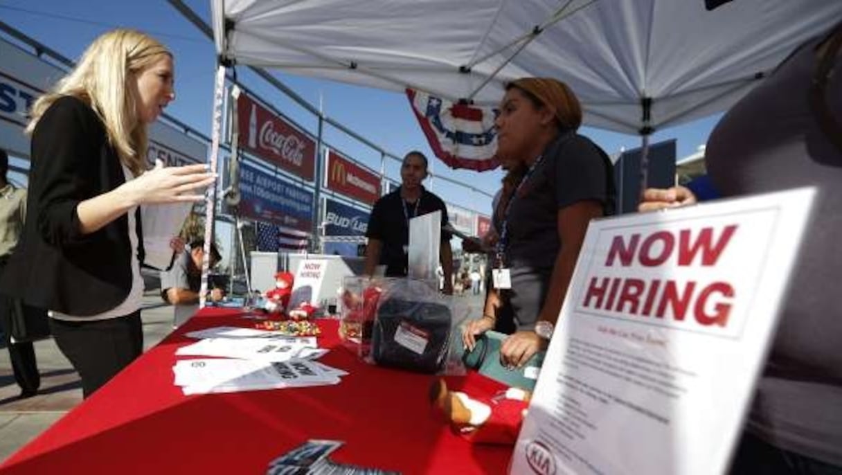 Une foire de l’emploi à Carson, dans le comté de Los Angeles, en Californie. 
