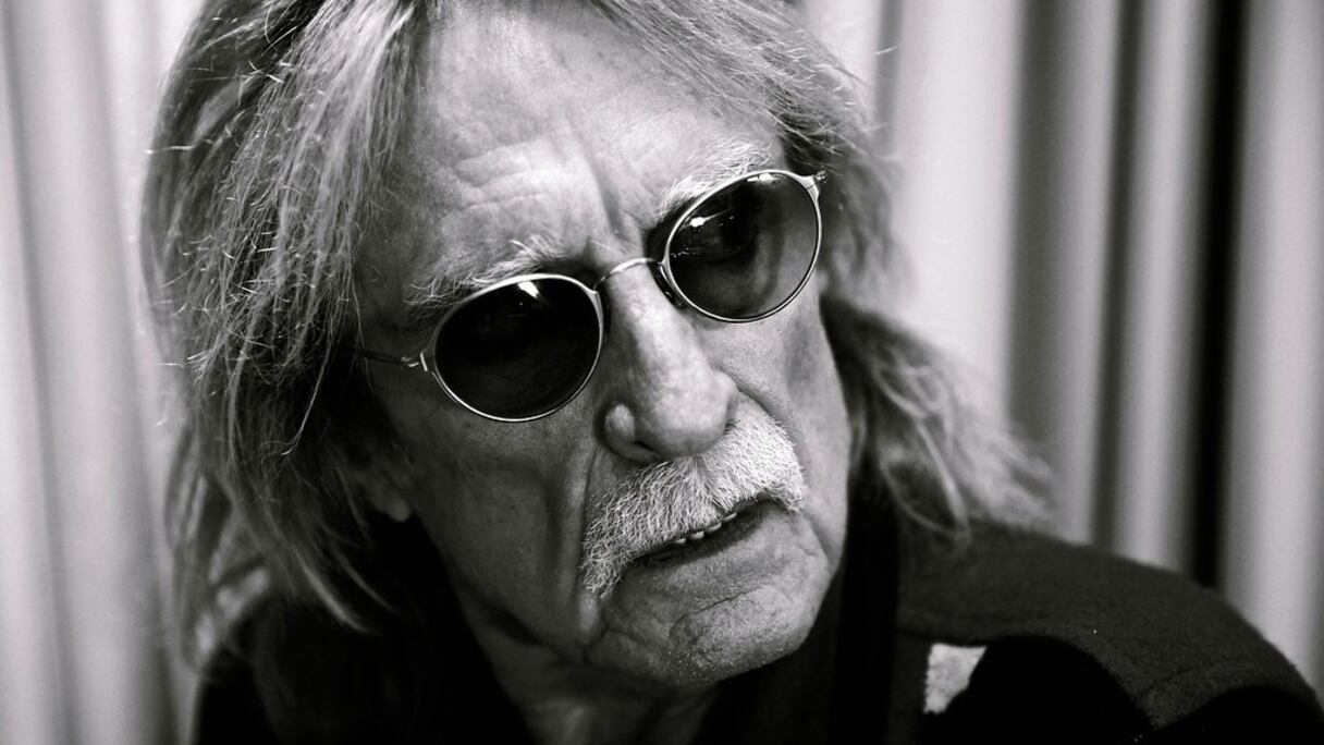 Christophe, Daniel Bevilacqua de son vrai nom, avait été hospitalisé et admis en réanimation le 26 mars dans un hôpital parisien en raison d'une "insuffisance respiratoire".
