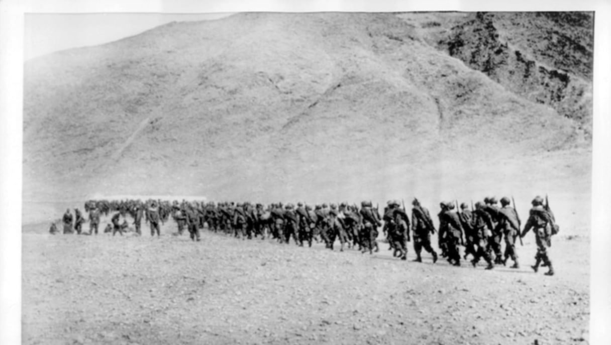 Une colonne de l'armée marocaine près de Figuig.
