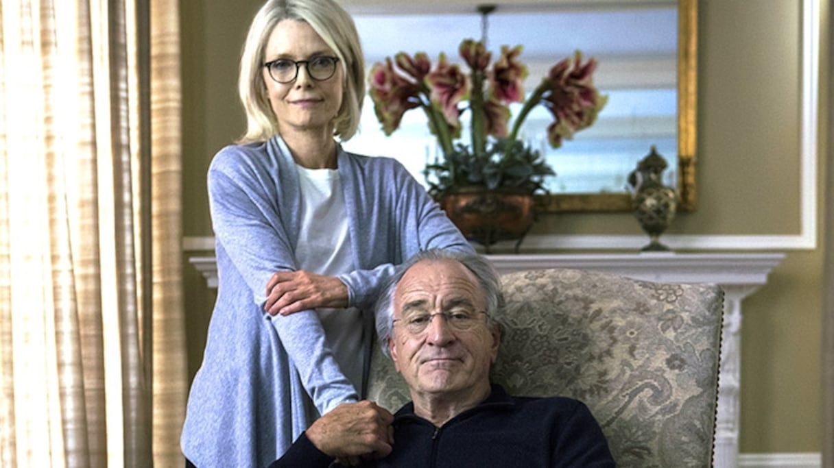 Robert de Niro et Michelle Pfeiffer dans "The wizard of lies". 
