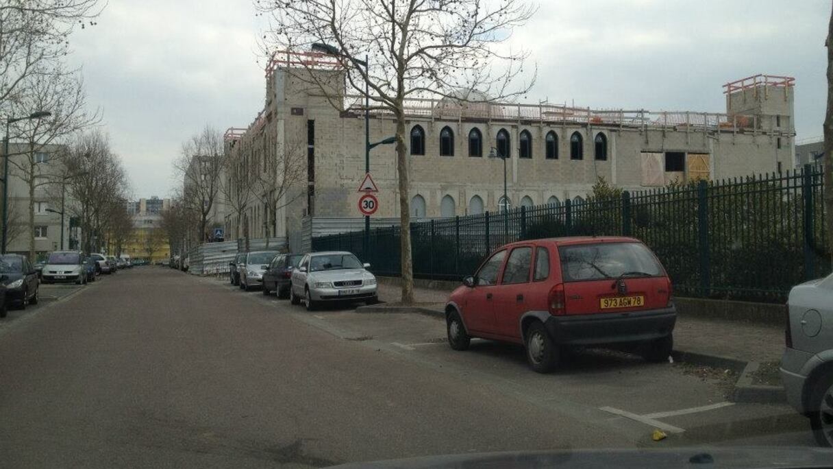 Mosquée Othmane Ibn Affane, à Mantes-la-Jolie, banlieue parisienne.
