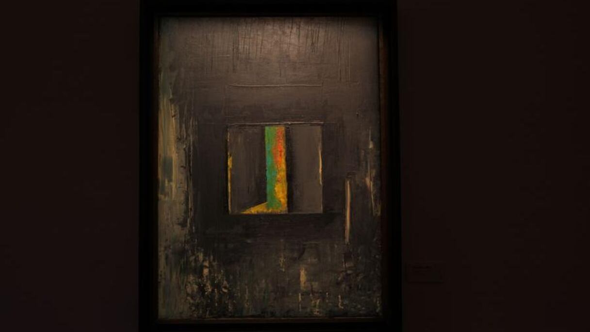 ... Se replient dans la nuit, entrouvertes sur quelque fascinant mystère...
