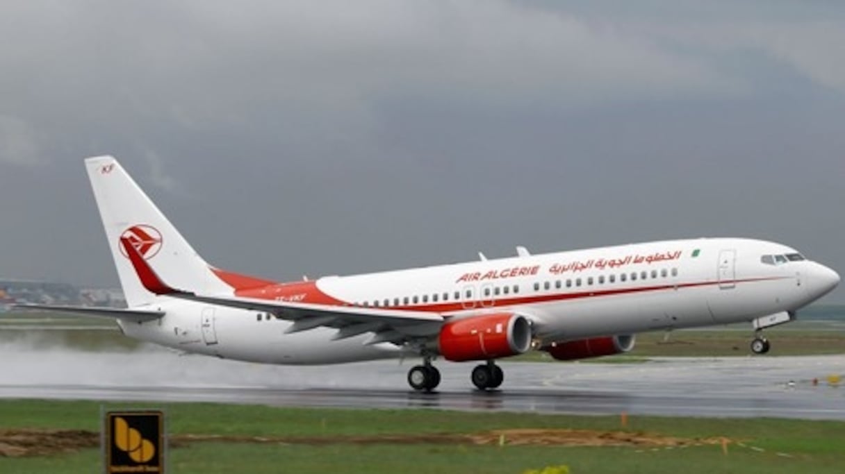 Le Boeing 737-8OO de la compagnie Air Algérie.
