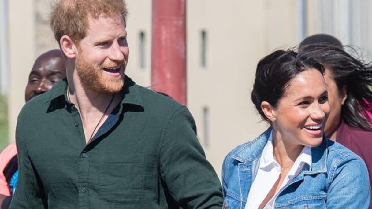 Sixième dans l'ordre de succession au trône britannique, Harry, ici avec son épouse Meghan Markle, n'aura plus le titre de prince. 
