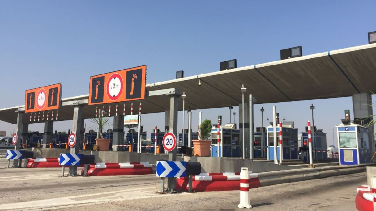 Un péage d'autoroute au Maroc.
