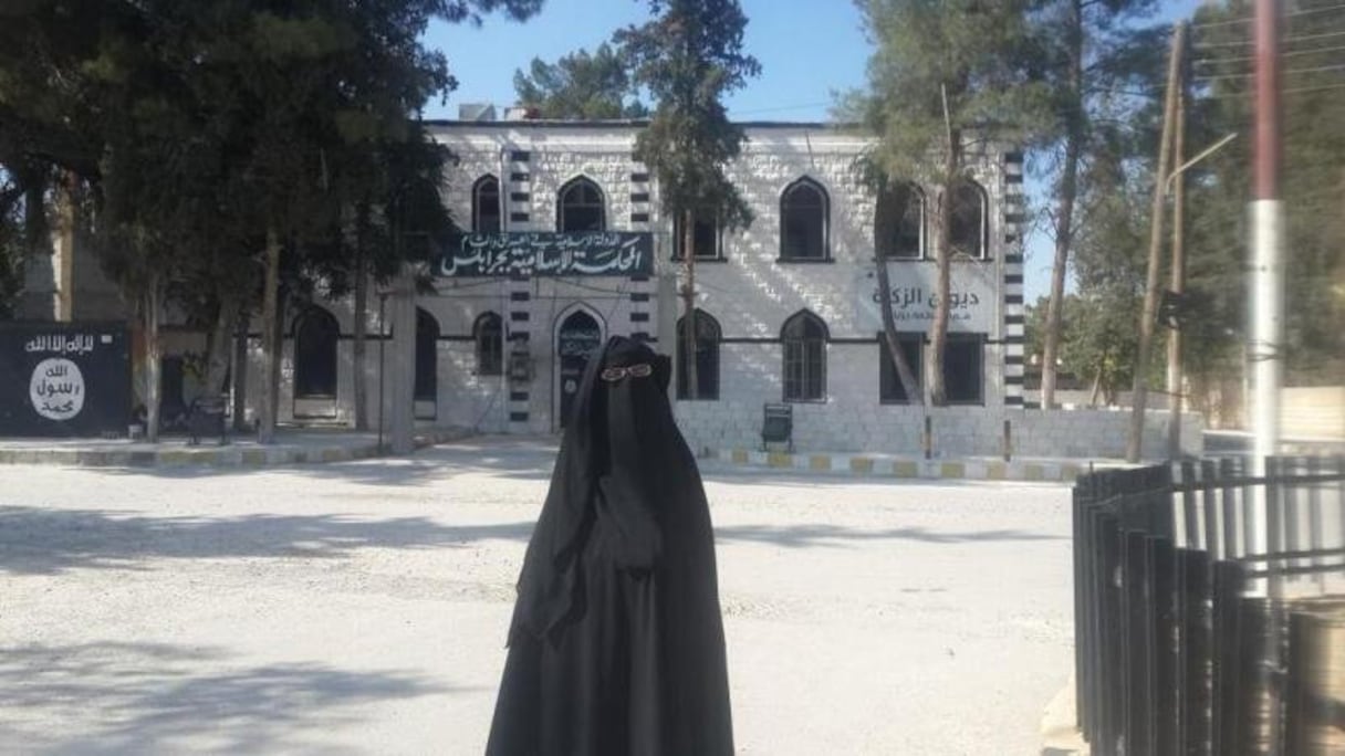 Fatiha Mejjati lors de son arrivée en Syrie le 5 juillet 2014.
