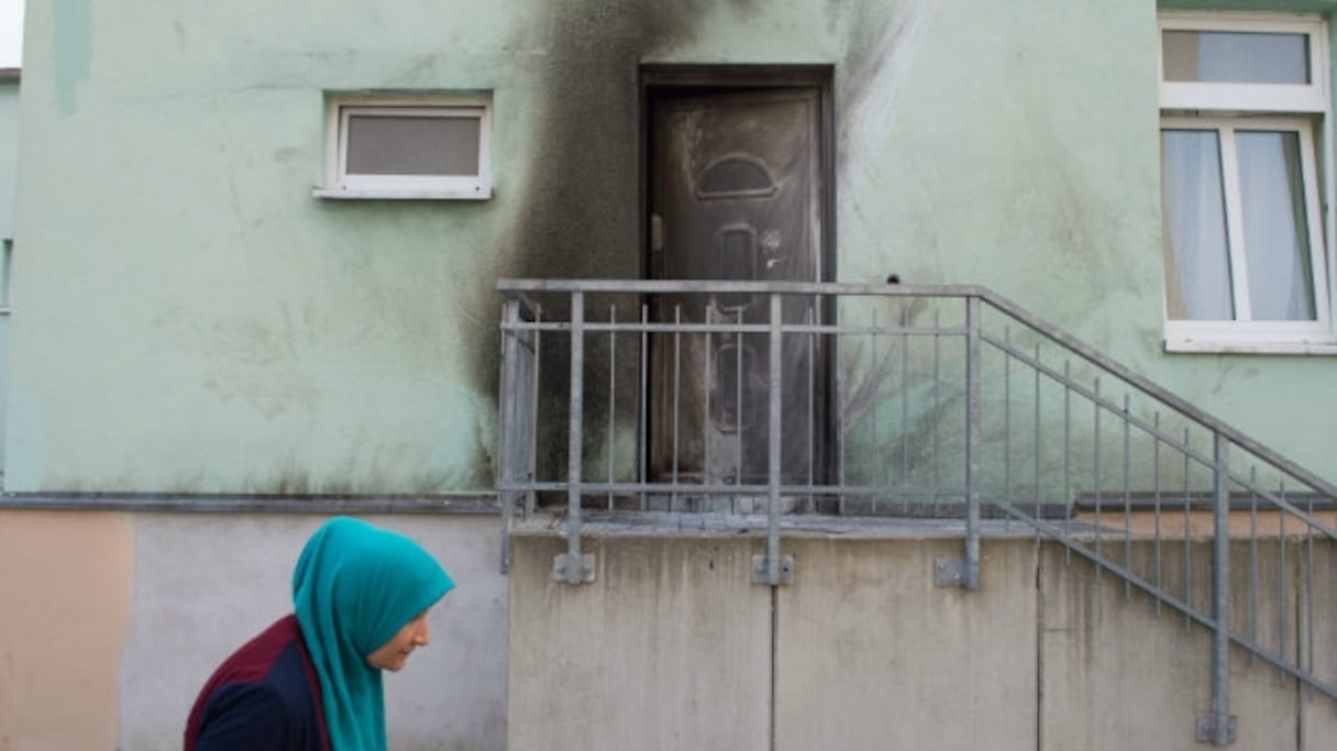 Une explosion a touché lundi soir une mosquée où les restes d'un engin explosif de fabrication artisanale ont été retrouvés.
