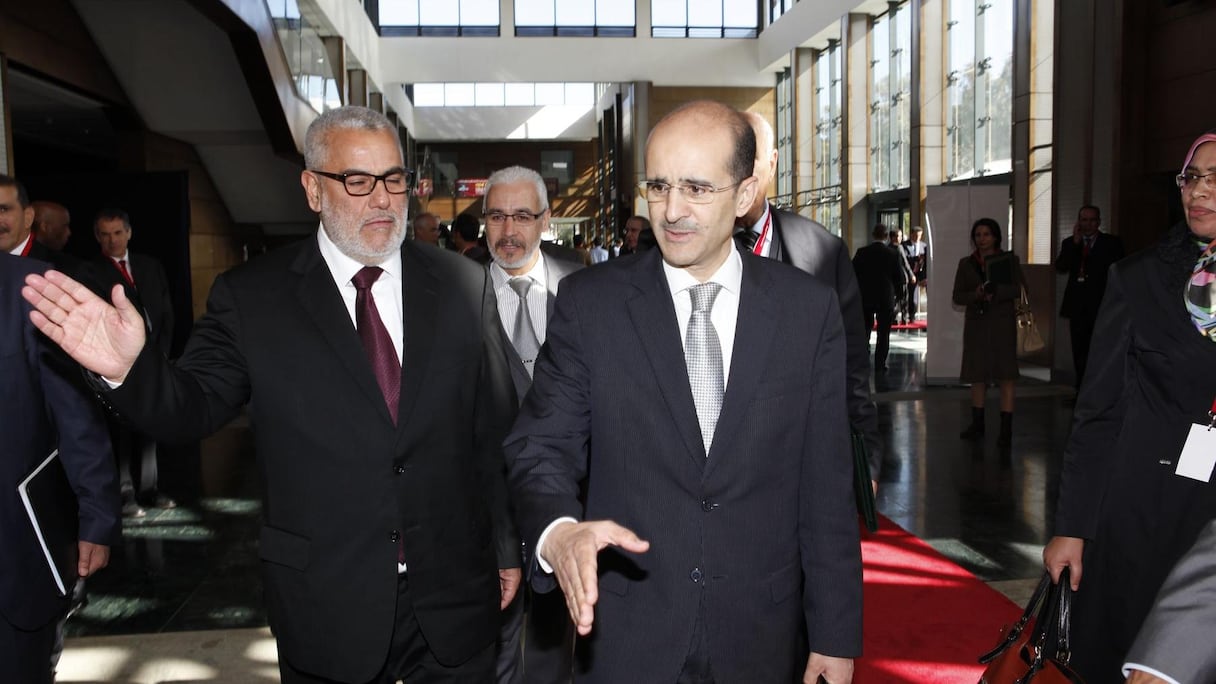 Abdelilah Benkirane et Driss El Azami El Idiriss, lors des Assises nationales sur la fiscalité, le 29 avril 2013 à skhirat.
