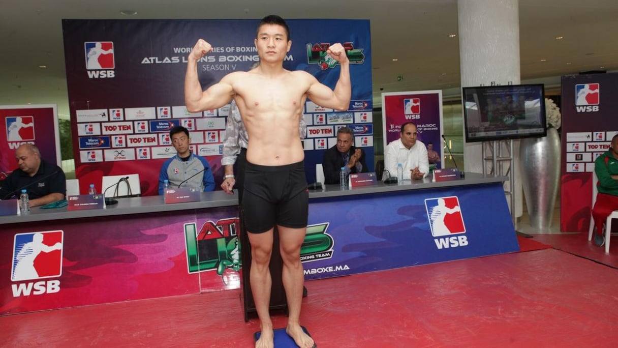 Ao Lin Zhang le combattra. 
