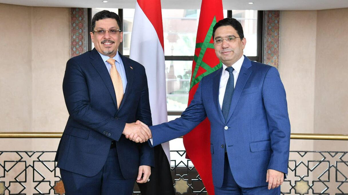 Nasser Bourita et le ministre des Affaires étrangères et des Expatriés du Yémen, Ahmed Bin Mubarak, lundi 3 octobre 2022, à Rabat.
