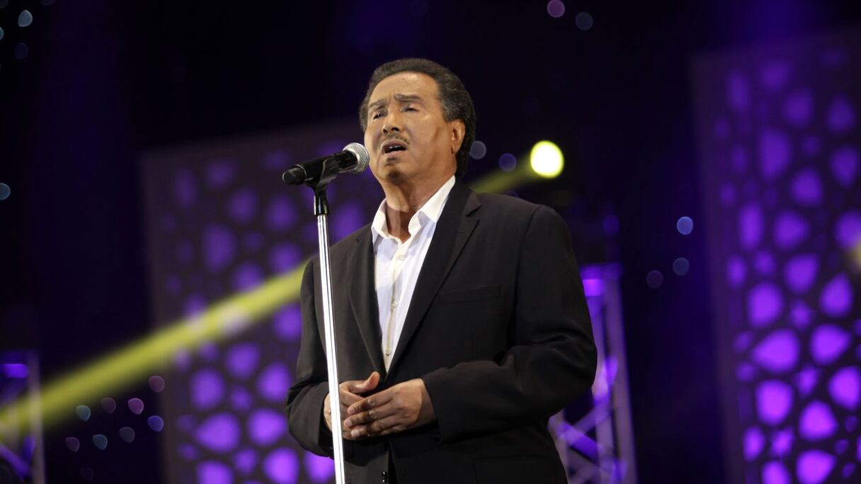 La carrière de Mohamed Abdou décolle dans les années 70. Mais l'artiste se retire en 1990, lors de La guerre du golfe et du décès de sa mère. Après des années d'exil, il reviendra en force, dès 1997, avec 5 albums pour cette seule année. 
