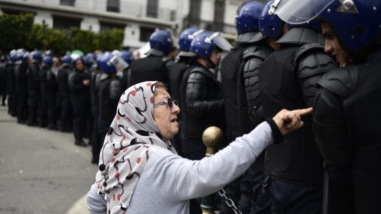 Les Algériens dans la rue pour le 8e vendredi consécutif.
