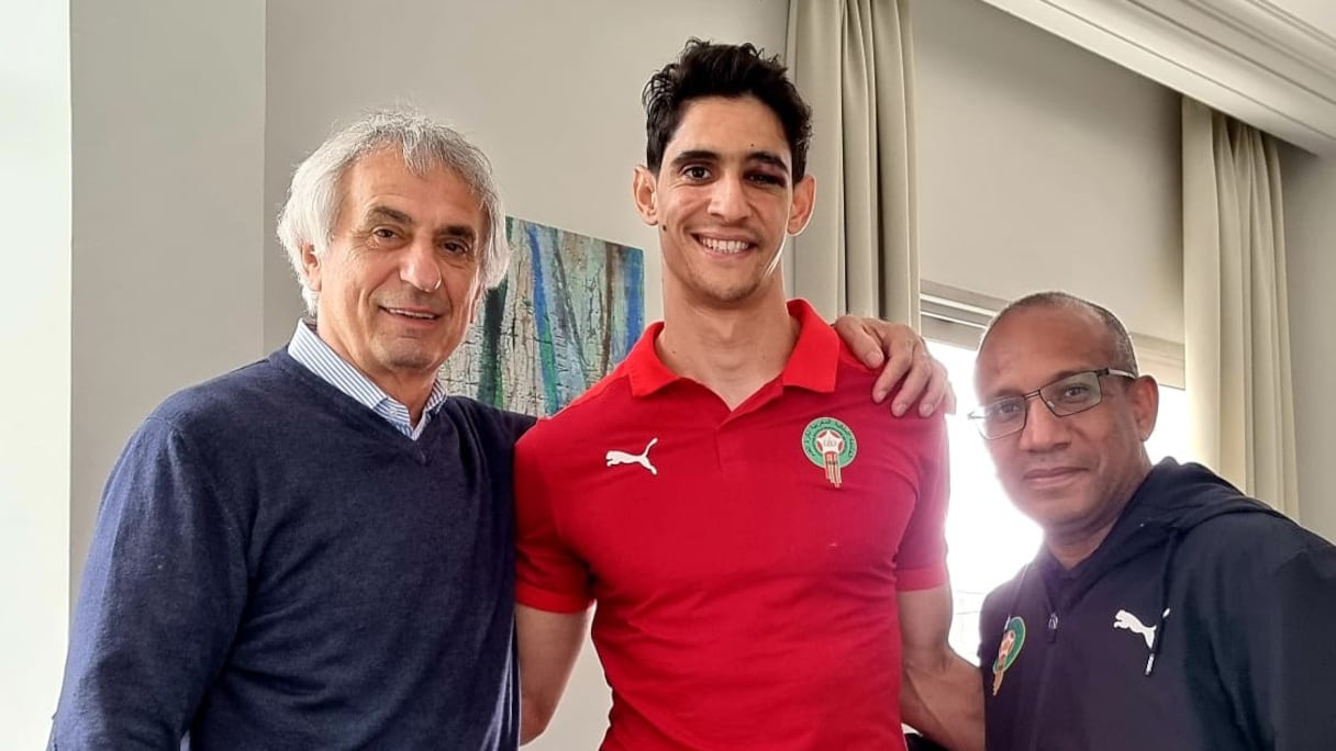 Vahid Halilhodzic rend visite à Yassine Bounou, blessé mardi 29 mars face à la RDC.
