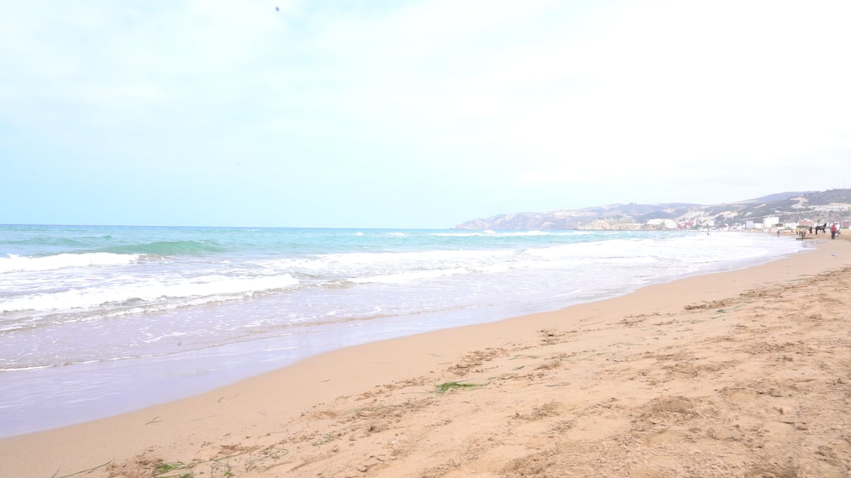 Plage de Saadia, au nord du Royaume. 
