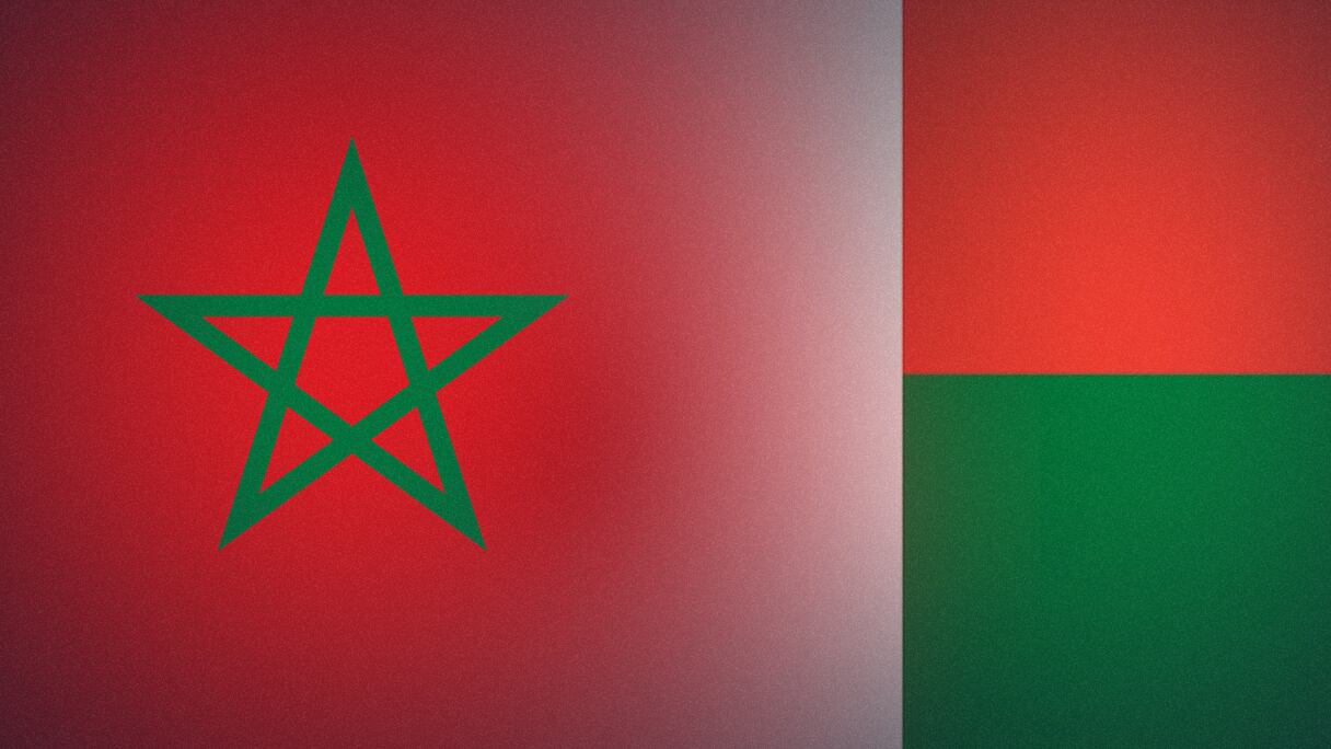 Les drapeaux du Maroc et de Madagascar.
