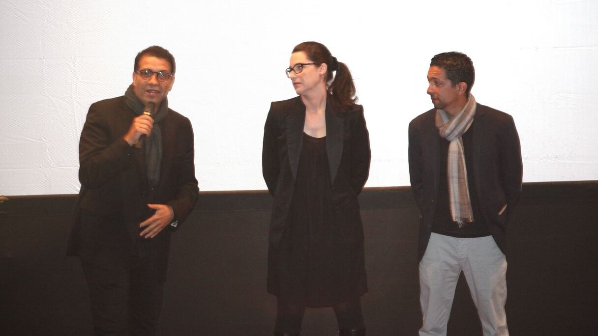 Noureddine Lakhmari a présenté, mardi soir, au cinéma Rif à Casablanca, son court-métrage "Black Screen". Un court métrage en noir et blanc dont le scénario est signé Nadia Larghuet, ici entourée du réalisateur, et de Youssef Britel. 
