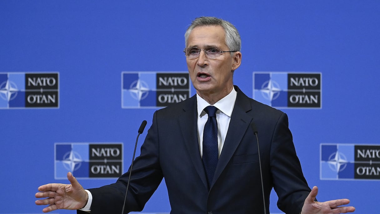 Le secrétaire général de l'OTAN, Jens Stoltenberg, s'adresse aux médias après une réunion du Conseil de l'Atlantique Nord, au siège de l'OTAN à Bruxelles le 16 novembre 2022.
