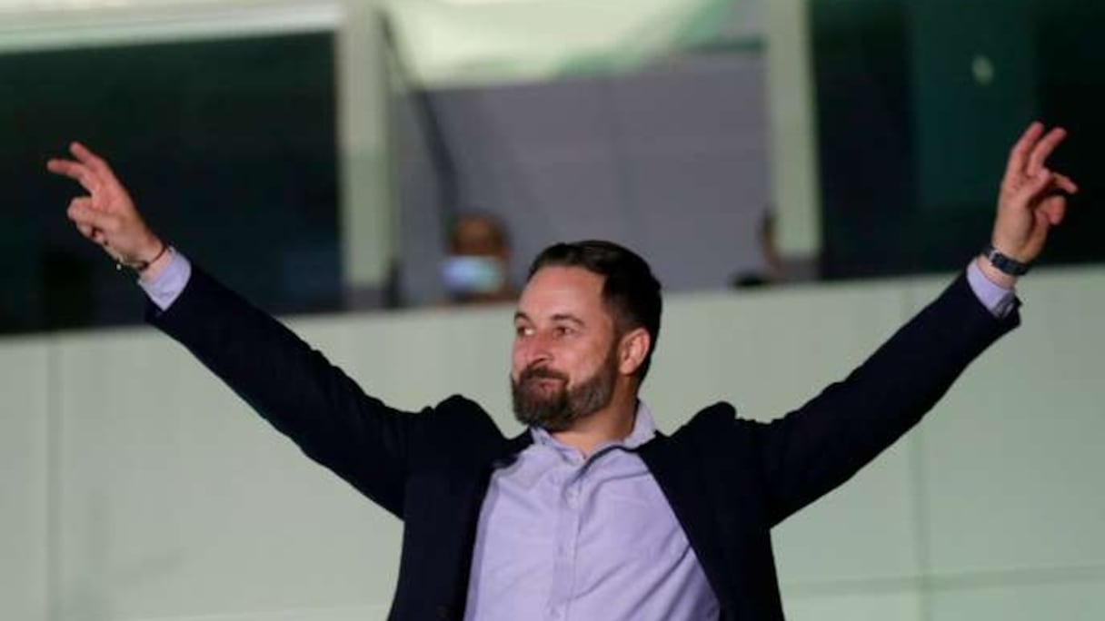 Santiago Abascal, leader du parti d’extrême droite Vox, célèbre les résultats des élections avec ses partisans, le 10 novembre à Madrid.
