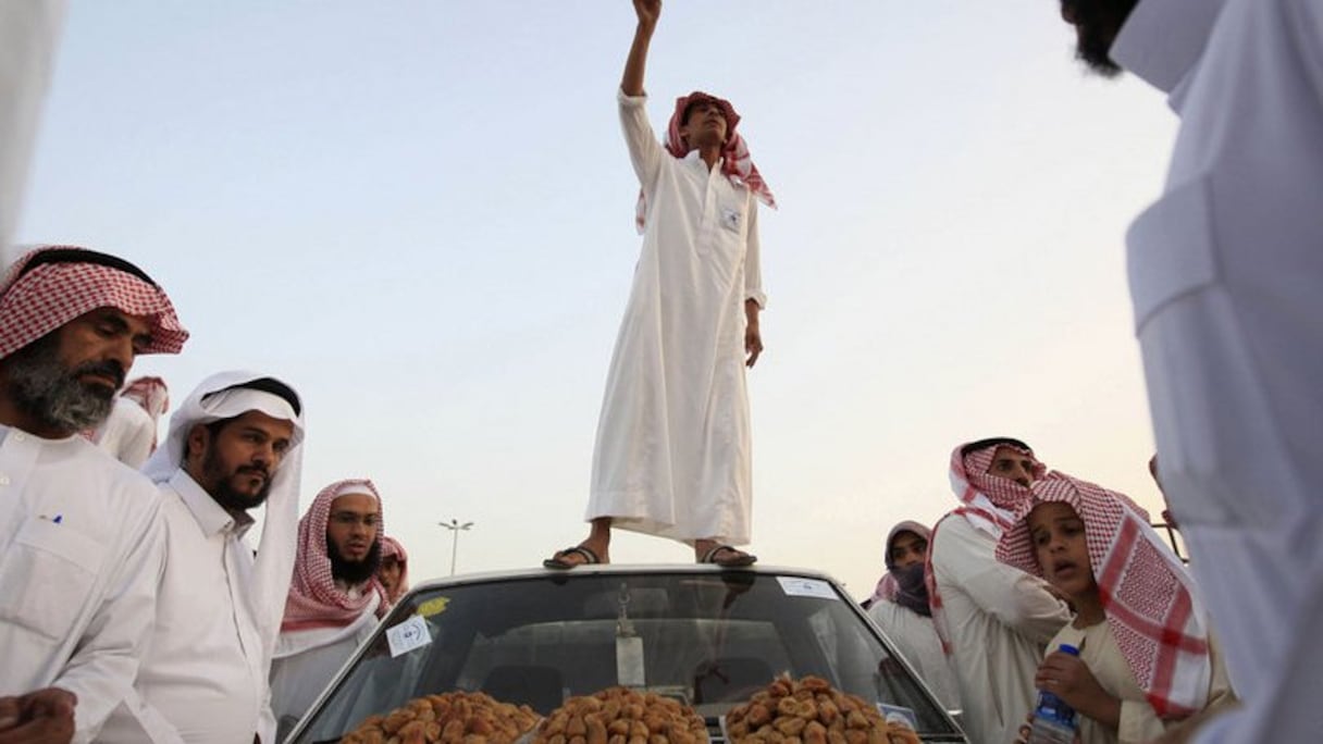 L'Arabie Saoudite impose aux étrangers de ne pas manger dans les lieux publics. Ici une mobilisation de saoudiens qui soutiennent cette idée. 
