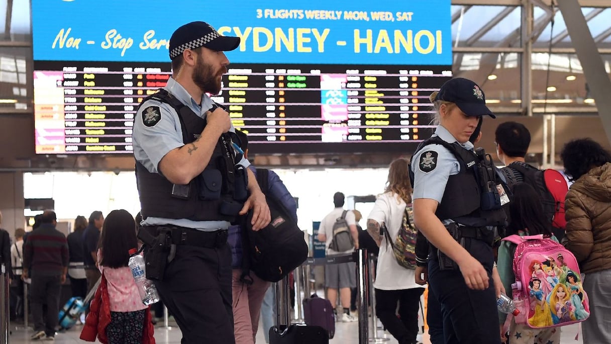 Une patrouille de police le 30 juillet 2017 à l'aéroport australien de Sydney. 
