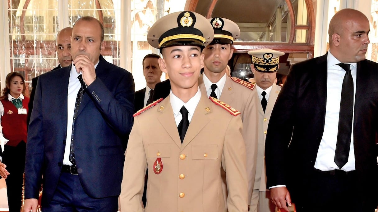 Le prince Moulay El Hassan en tenue mlitaire.
