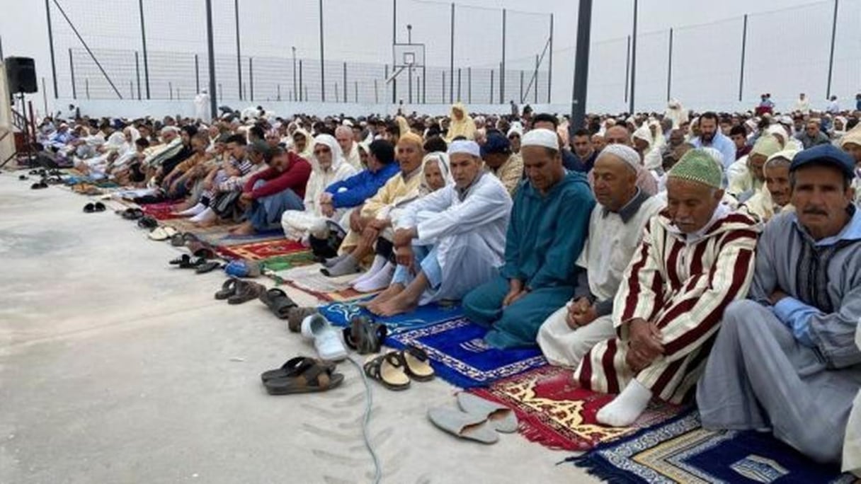 A Agadir, les fidèles se sont réunis dans une atmosphère de piété pour accomplir la prière de Aïd Al-Fitr. 
